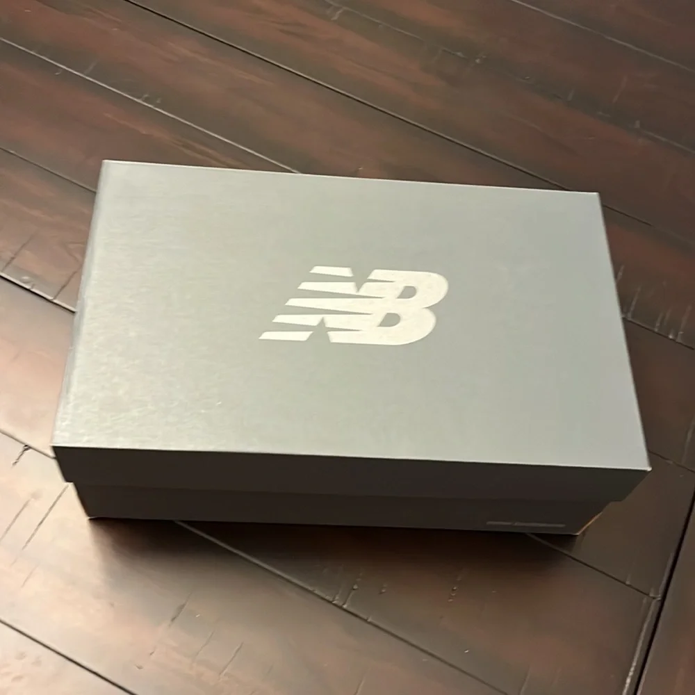 New Balance 997H Classics Shoes Sneakers CW997HRM 997 Womens Size 9.5 / Mens 8